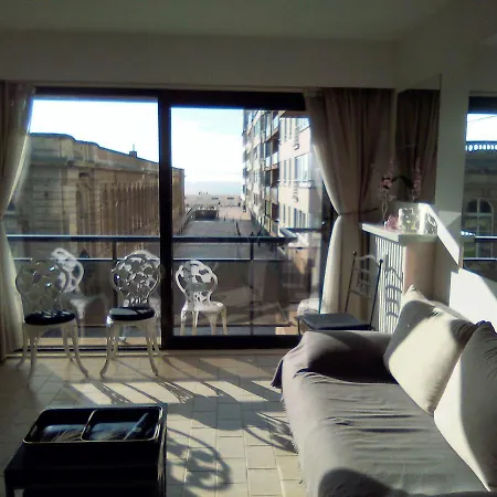 Met Zeezicht Apartament